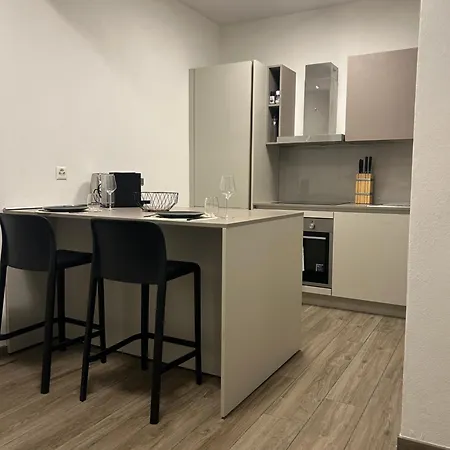 דירה Spacious & Stylish - Partial View