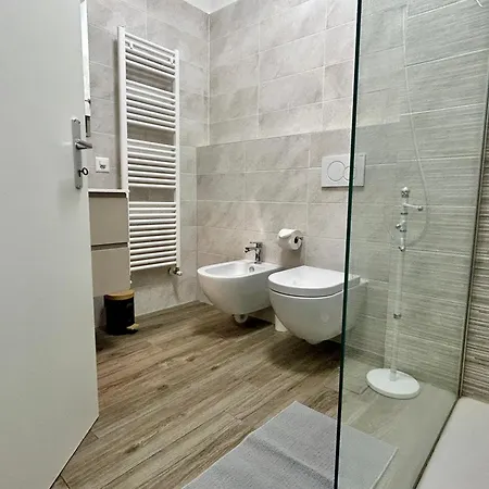 Spacious & Stylish - Partial View * לוגאנו