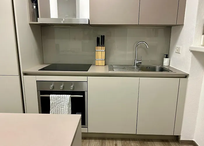 Spacious&stylish - Partial View Apartamento