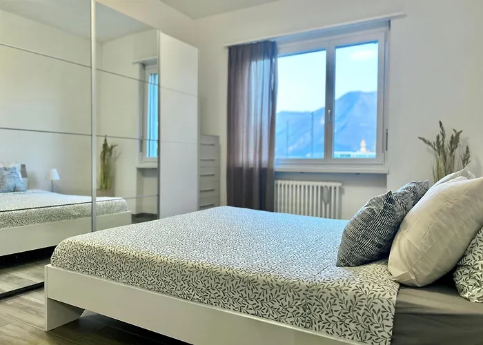 Spacious&stylish - Partial View Apartamento