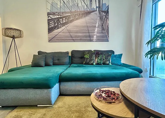 Spacious&stylish - Partial View Apartamento